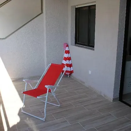 Paraiso Mar 4 Prsonnes Renove Wifi Et Clim Vue Mer Piscine 아파트 칼페